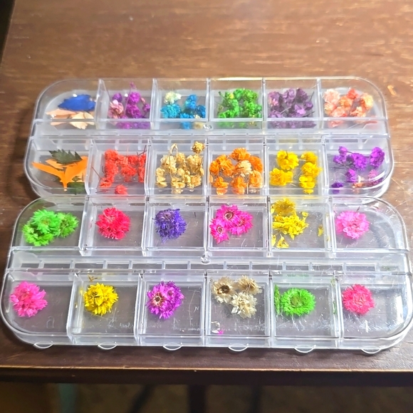 Dried Flowers Lace Nail Pressed Flowers 3D Nails - Picture 4 of 4